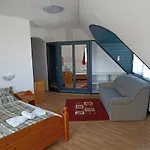 Muschel Panzio Guest house 4*
