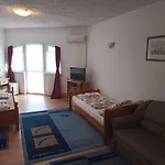 Muschel Panzio Guest house 4*